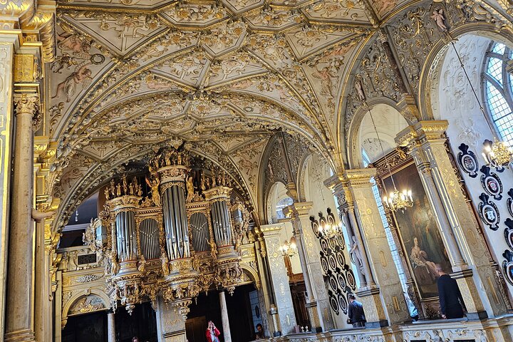 Full-Day; Castle, Palace, Cathedral & Viking ships Tour