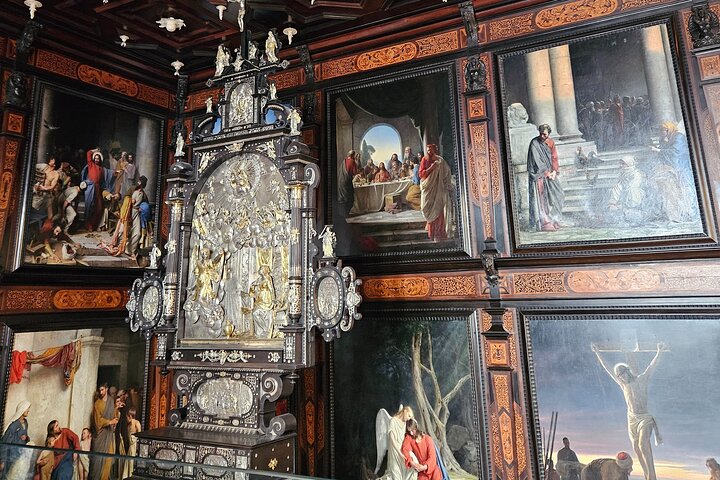 Full-Day; Castle, Palace, Cathedral & Viking ships Tour