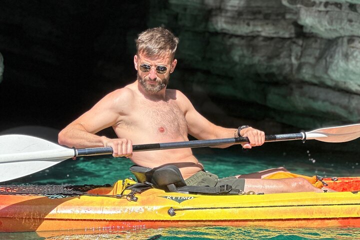 Budva Bay: Kayak & SUP Tour to Coastal Caves