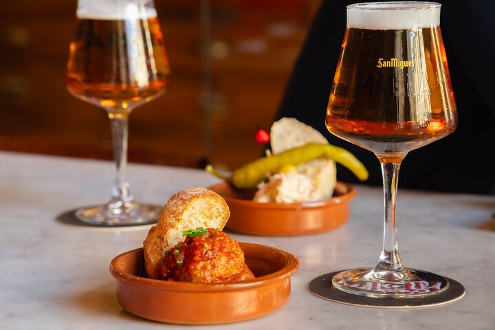 Gourmet Tapas and Wine Tour in Palma de Mallorca