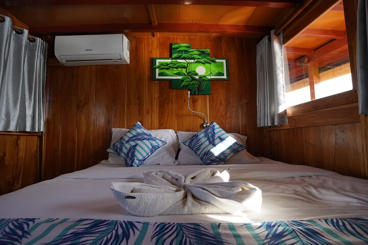 Labuan Bajo Komodo Sailboat Multi Day Tour Package