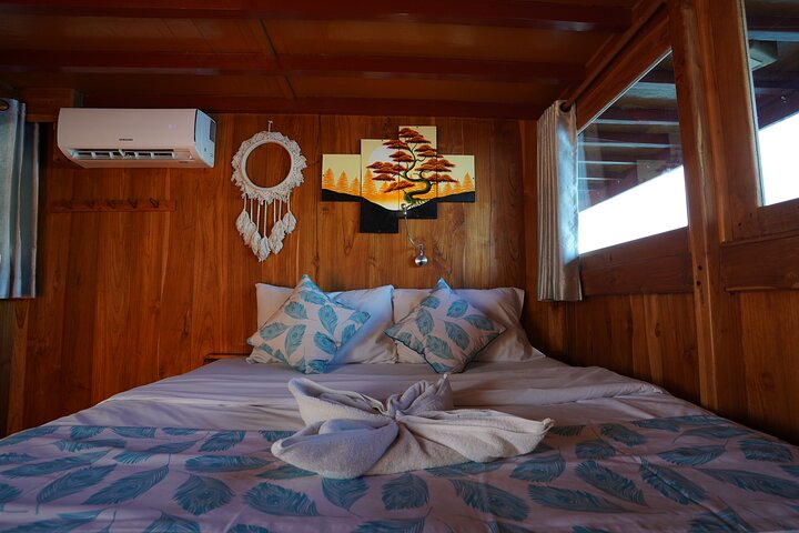 Labuan Bajo Komodo Sailboat Multi Day Tour Package
