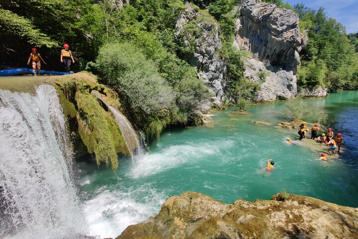 Kayaking Mreznica Waterfalls close to Plitvice Lakes
