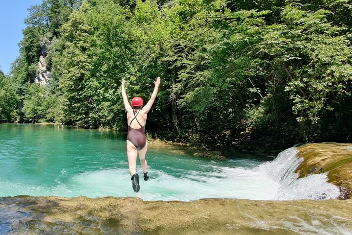 Kayaking Mreznica Waterfalls close to Plitvice Lakes