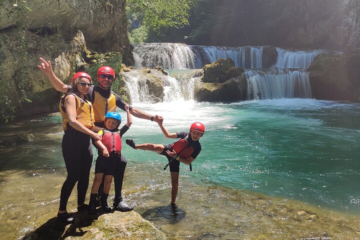 Kayaking Mreznica Waterfalls close to Plitvice Lakes