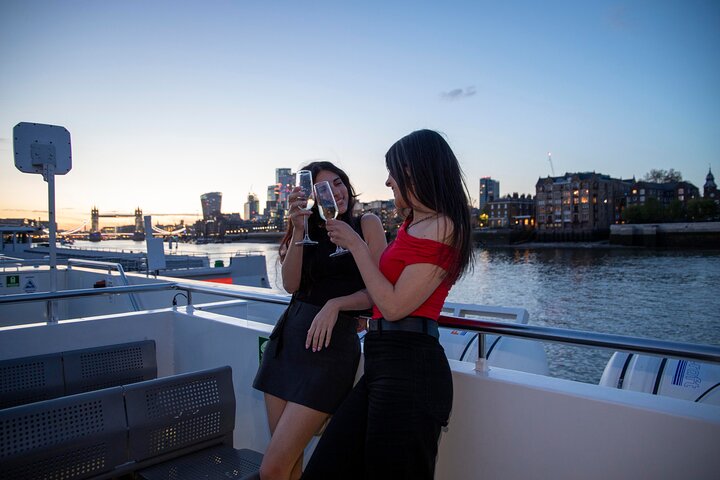 London Dinner Cruise on the Thames River