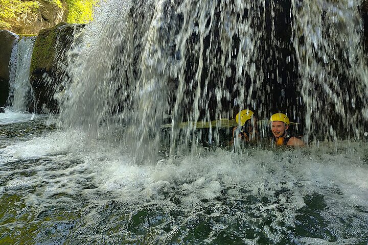 Kayaking Mreznica Waterfalls close to Plitvice Lakes