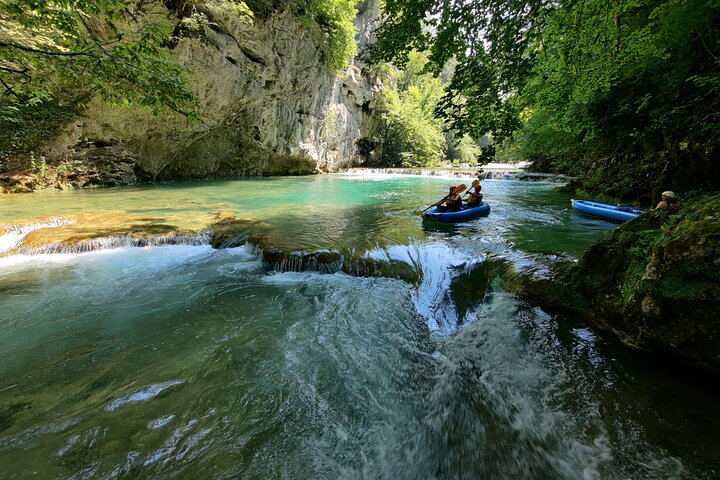 Kayaking Mreznica Waterfalls close to Plitvice Lakes