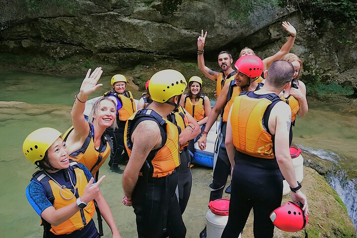 Kayaking Mreznica Waterfalls close to Plitvice Lakes