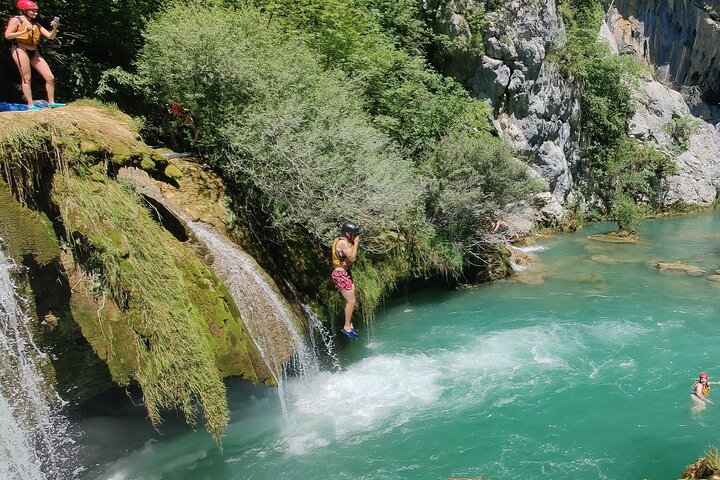 Kayaking Mreznica Waterfalls close to Plitvice Lakes