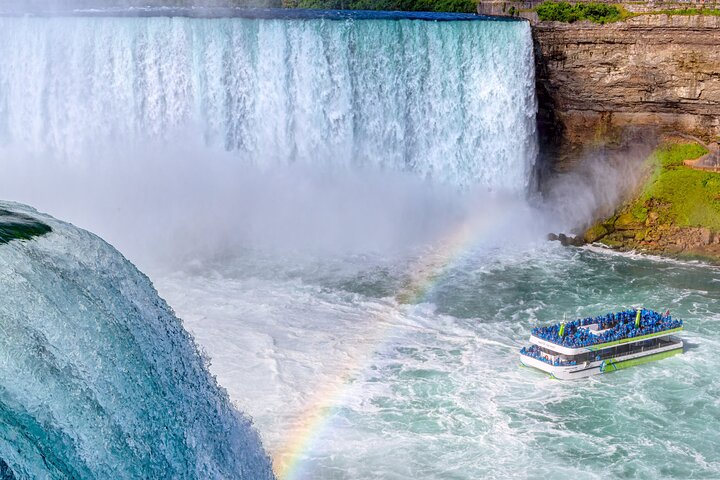 American Side Express Tour With Maid of the Mist Boat Ride & Cave