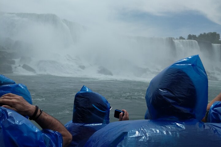 American Side Express Tour With Maid of the Mist Boat Ride & Cave