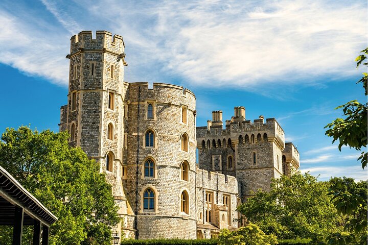 Windsor Castle, Stonehenge & Bath Day Trip by Bus from London