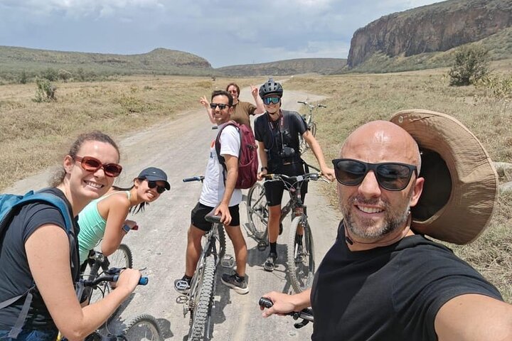 Day Trip to Hell's Gate and Lake Naivasha Boat Ride from Nairobi