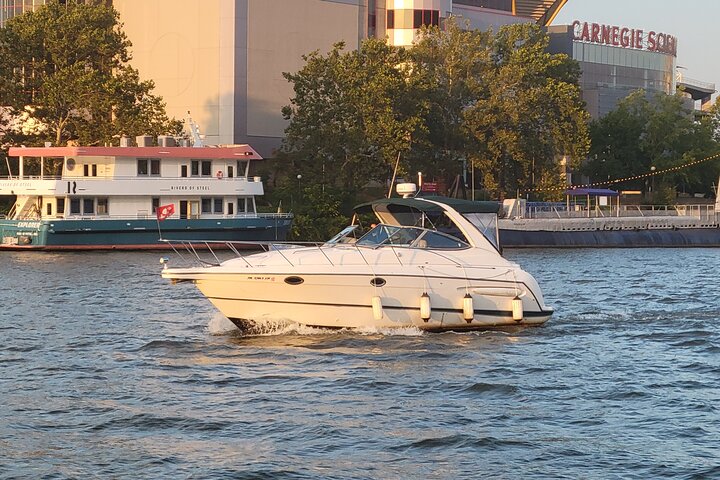2 Hour Private Sightseeing Charter Boat Cruise