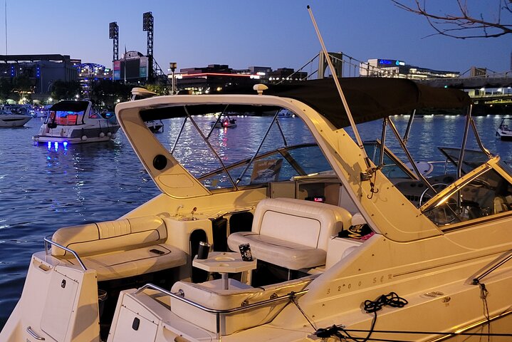 2 Hour Private Sightseeing Charter Boat Cruise