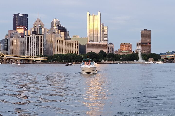 2 Hour Private Sightseeing Charter Boat Cruise