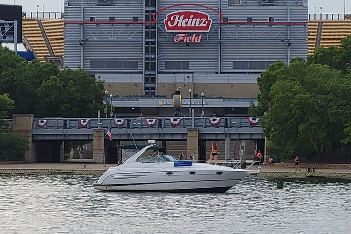 2 Hour Private Sightseeing Charter Boat Cruise