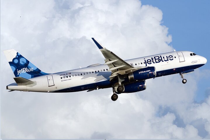 NYC to Niagara Falls 1-Day Tour: Flight and Land-Airfare Included