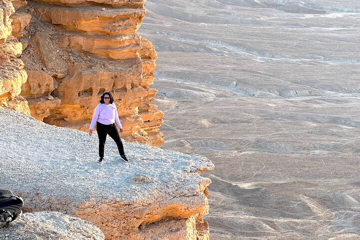 Sunset Edge of The World & Gazelle Reserve 4x4 Adventure: Riyadh