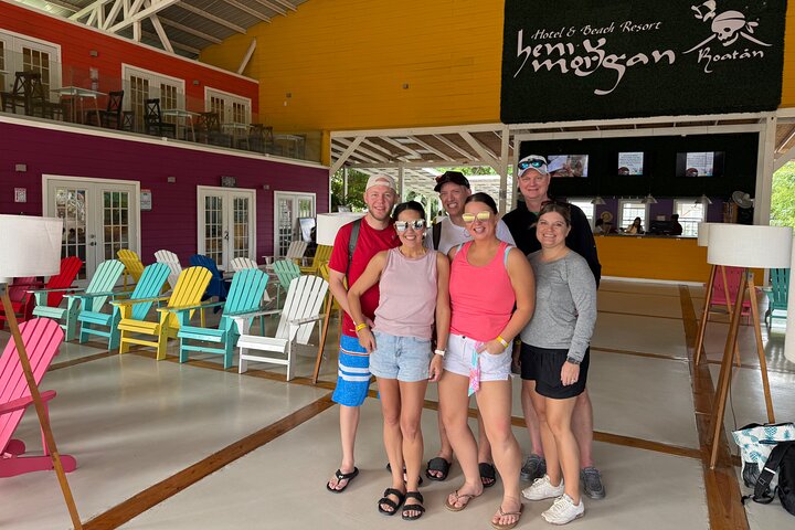 Roatán West Bay Beach Club with Private Driver
