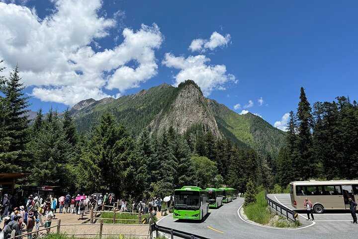 Jiuzhaigou National Park Ticket Booking