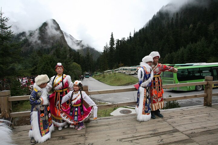 Jiuzhaigou National Park Ticket Booking