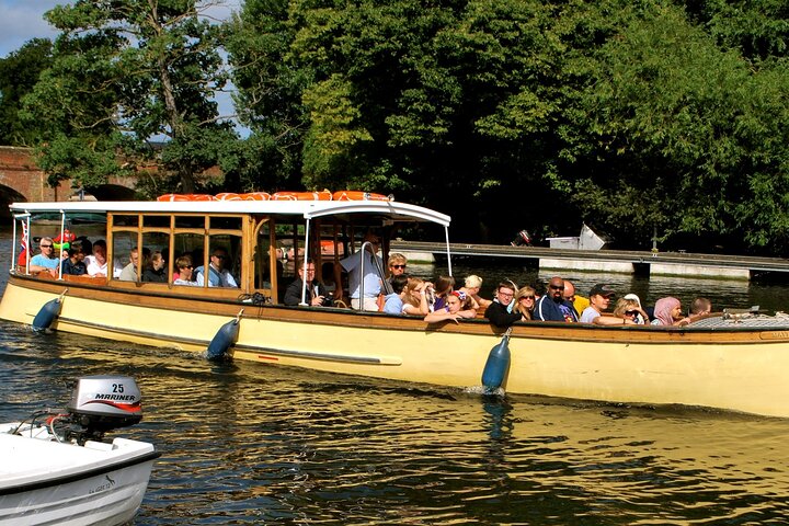 Stratford-upon-Avon: River Cruise and City Audio Tour