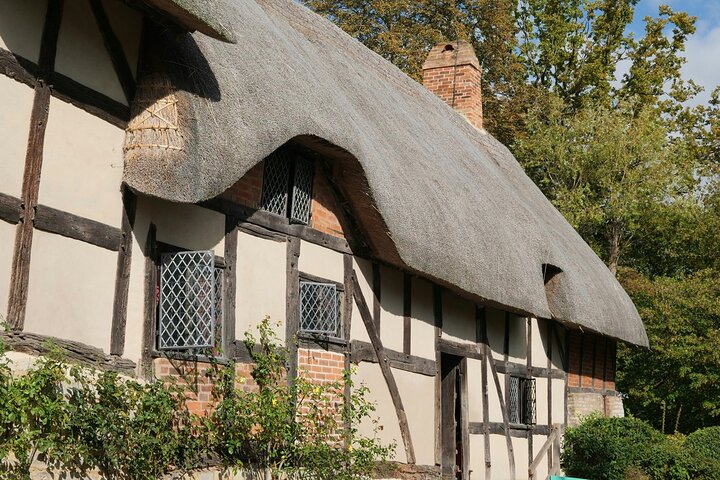 Stratford-upon-Avon: River Cruise and City Audio Tour