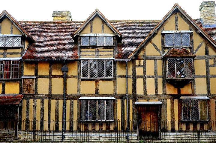 Stratford-upon-Avon: River Cruise and City Audio Tour