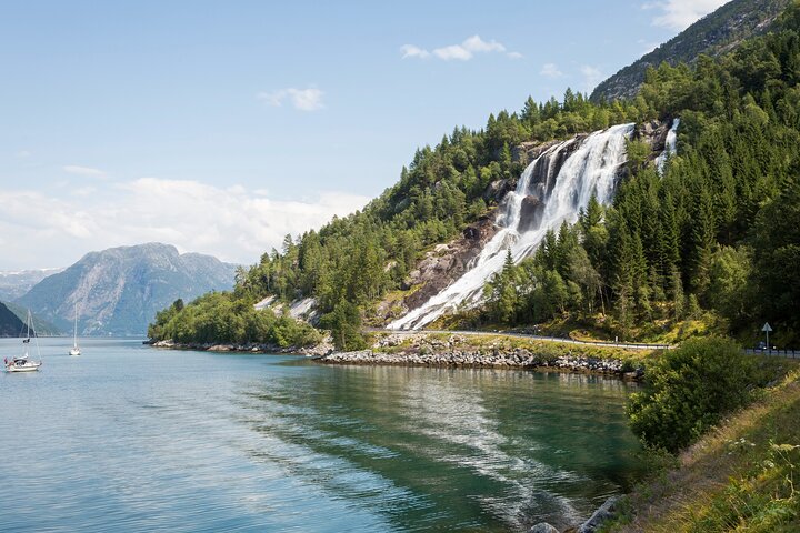 Bergen: Bondhus Glacier Lake & National Park w/Lunch in Rosendal