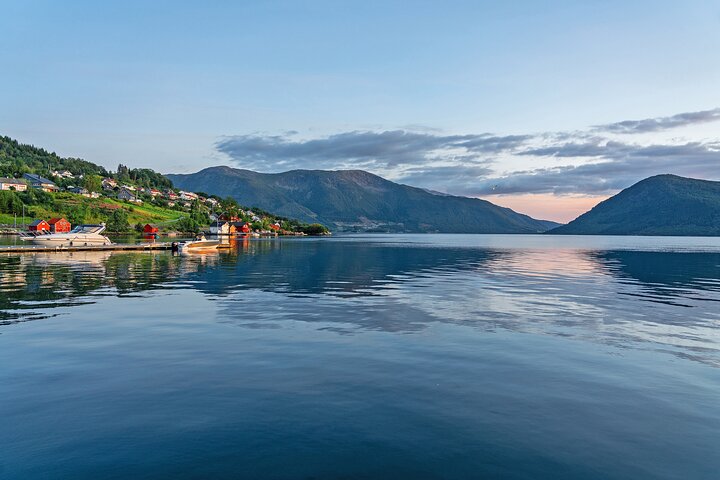 Bergen: Bondhus Glacier Lake & National Park w/Lunch in Rosendal
