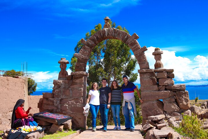 Full Day Tour Uros and Taquile Islands (Speed Boat)
