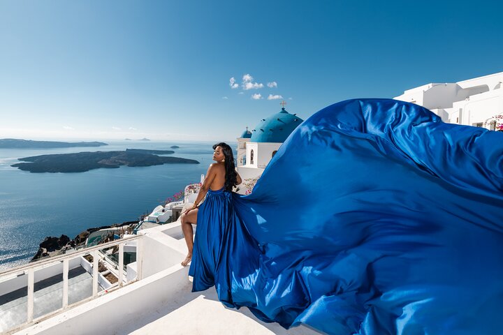 Exclusive Santorini Flying Dress Photoshoot with Pickup