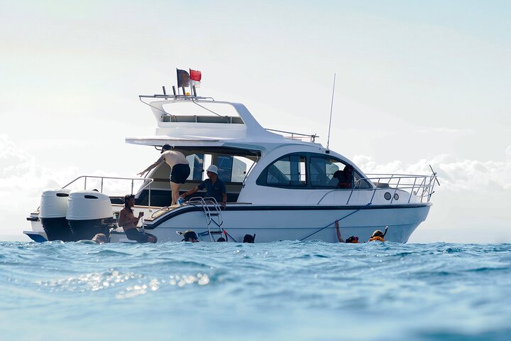 Nusa Penida day trip: boat, 4 snorkeling, Manta rays & Land tour