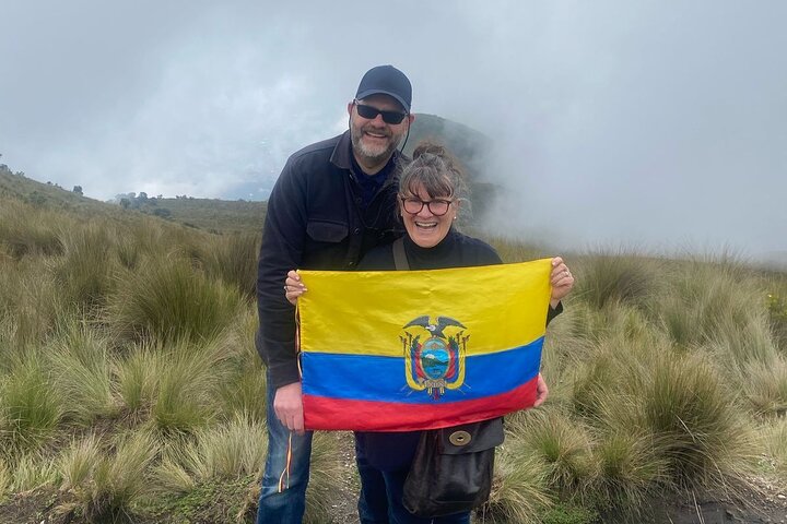 PRIVATE City Tour: Quito Colonial, Half the World and Cable Car
