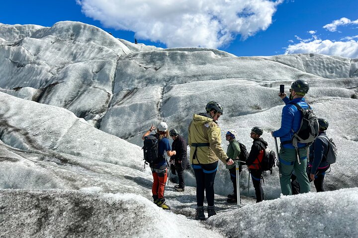 Jokulsarlon Glacier Lagoon Kayaking and Falljokull Glacier Hike