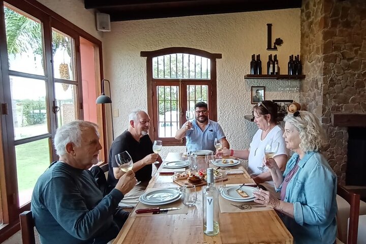 Private Guided Colonia Wine Tour