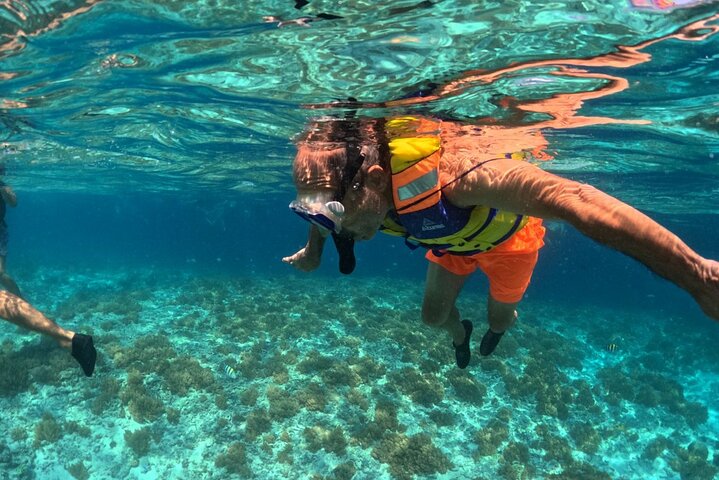 Gili Island Exclusive Private Snorkeling Underwater Escape