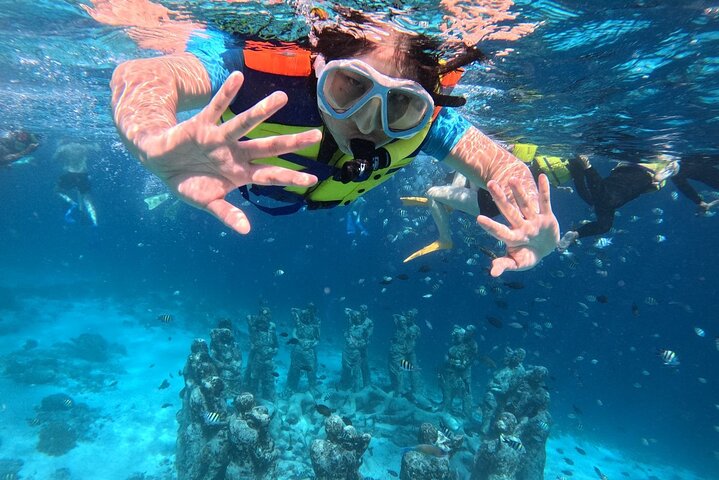 Gili Island Exclusive Private Snorkeling Underwater Escape
