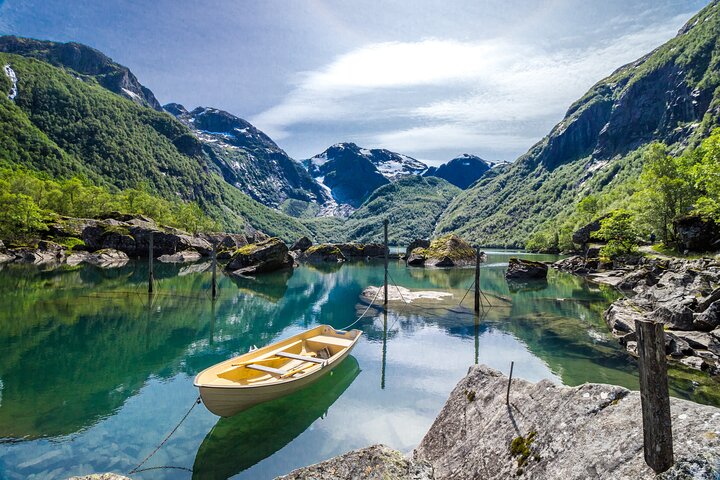 Bergen: Bondhus Glacier Lake & National Park w/Lunch in Rosendal