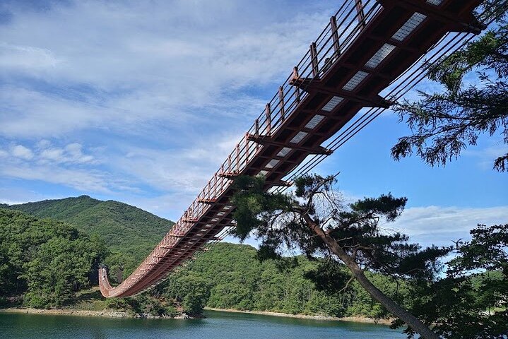 Private Guided Tour in DMZ with Lake (Optional Incheon Layover)