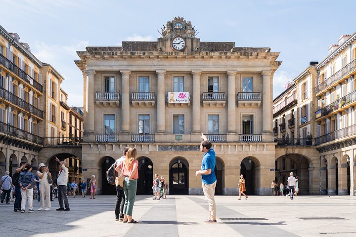 San Sebastian, Bilbao, and Guggenheim Tour from Biarritz