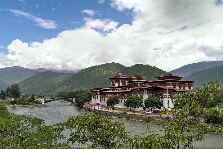 Bhutan’s Golden Triangle: Thimphu, Punakha & Paro Journey(5N|6D)