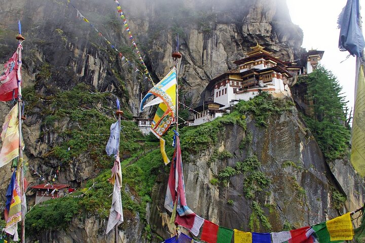 Bhutan’s Golden Triangle: Thimphu, Punakha & Paro Journey(5N|6D)
