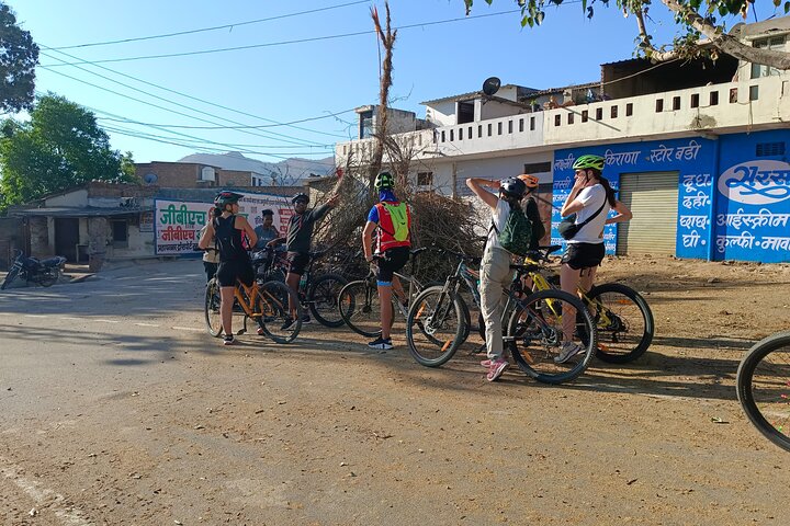 Udaipur Countryside Biking excursion