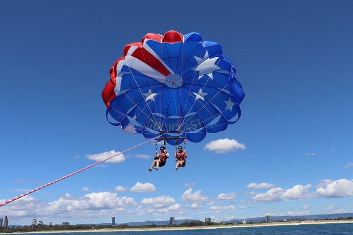 Gold Coast Parasailing – Tandem & Triple Flights