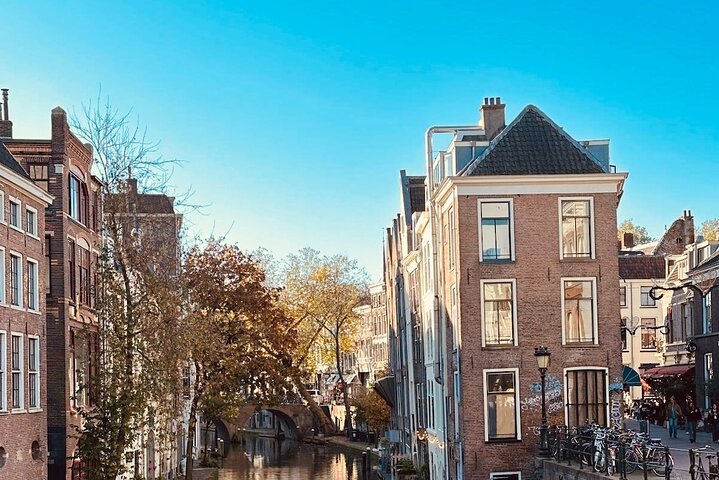 Utrecht Historic City: a Self-Guided Augmented Reality Tour