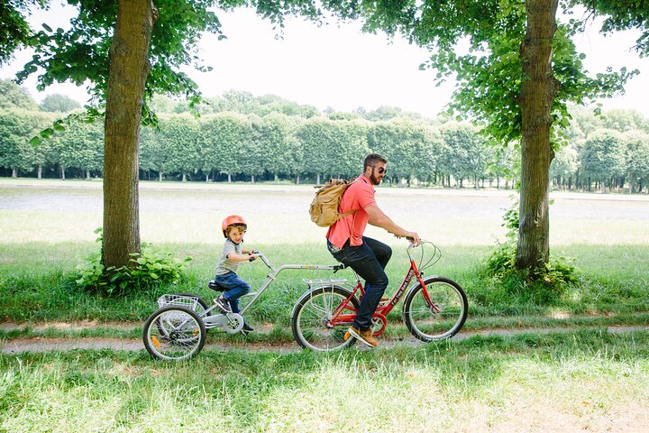 Versailles Full Day Bike Tour with Palace, Gardens, & Picnic