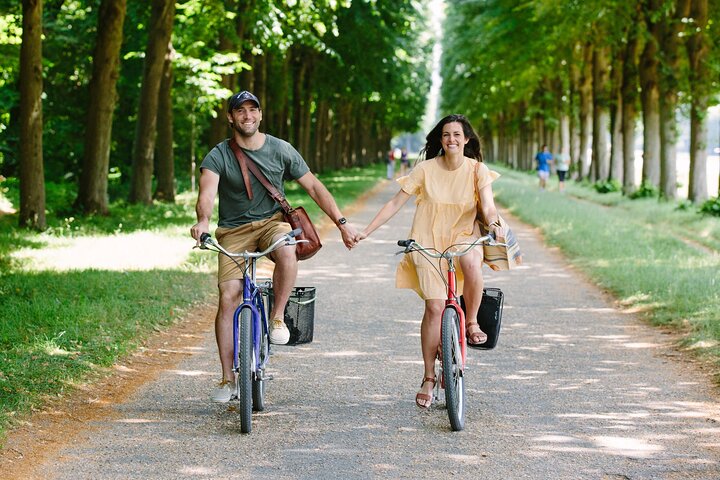 Versailles Full Day Bike Tour with Palace, Gardens, & Picnic